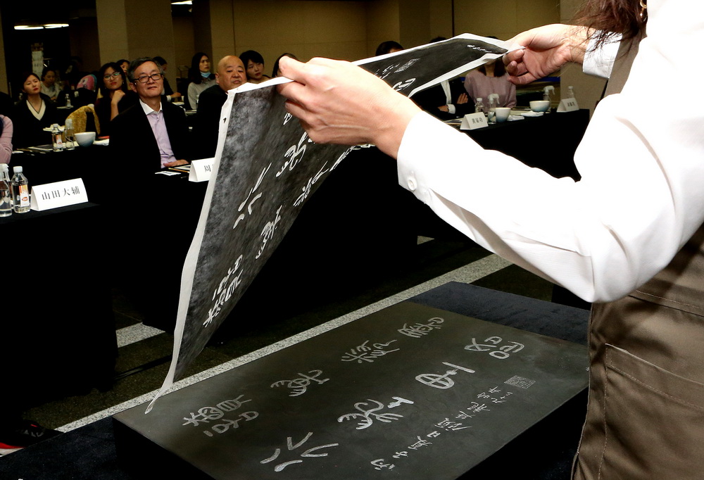 $info2['img1'][1]['title']